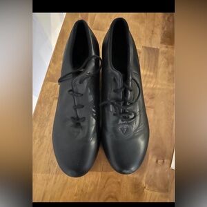 Women’s tap shoes